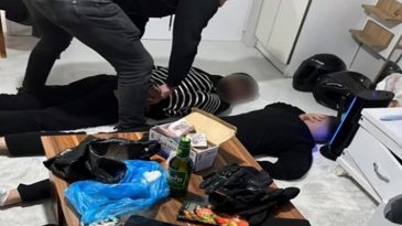 Sarıyer&rsquo;de Rezidansta Uyuşturucu ve Silah Ele Ge&ccedil;irildi; 2 Ş&uuml;pheli Tutuklandı