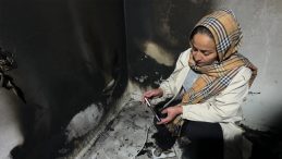 Şarja takılı telefon patladı: Aile &ouml;l&uuml;mden d&ouml;nd&uuml;!