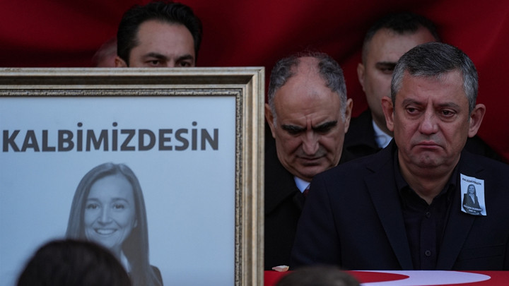 Şehzadeler Belediye Başkanı Gülşah Durbay'a Duygusal Veda