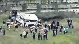 Servis Aracının Şarampole Yuvarlanması: 5 &Ouml;l&uuml;, 6 Yaralı