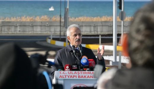 Sınır kapılarına yüksek standartlı ulaşım…Van Çevre Yolu’nun 28 kilometrelik kesimi resmen açıldı