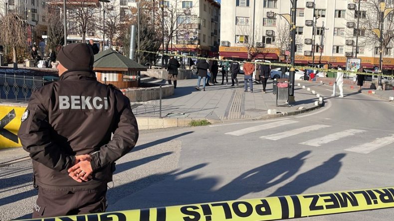 Sivas'ta Bomba Alarmı: F&uuml;nye ile Patlatıldı, Boş &Ccedil;ıktı!