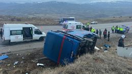 Sivas&rsquo;ta Cezaevi Nakil Aracının Devrilmesi Sonucu 5 Kişi Yaralandı