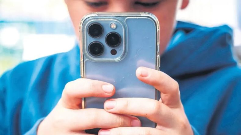 Siyasi Liderler Sosyal Medya Yasağını İnceliyor