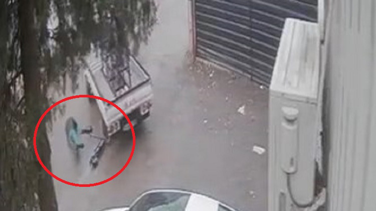 Skuter Sürücüsü Genç, Feci Şekilde Hayatını Kaybetti