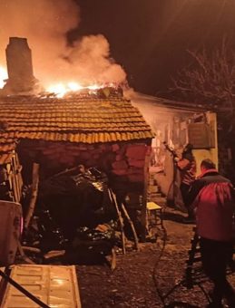 Sobadan kaynaklanan ev yangınında bir kişi yaralandı