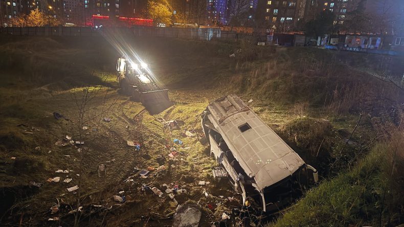 Şof&ouml;r Arkadaşının Yerine Ge&ccedil;ti… Kazada 5 Kişi Hayatını Kaybetti