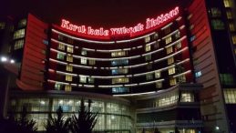 Sokak Ortasında Bı&ccedil;aklı Saldırı! 23 Yaşındaki Gen&ccedil; Ağır Yaralandı