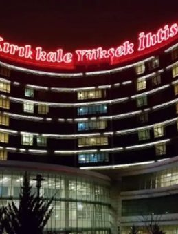 Sokak Ortasında Bı&ccedil;aklı Saldırı! 23 Yaşındaki Gen&ccedil; Ağır Yaralandı