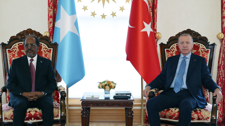 Son Dakika: Cumhurbaşkanı Erdoğan, Somali Cumhurbaşkanı Hasan Şeyh Mahmud ile Ortak Basın Toplantısında Konuşuyor
