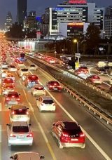 SON DAKİKA | İstanbul'da trafik kilit! Yoğunluk y&uuml;zde 90'a ulaştı: Ara&ccedil;lar g&uuml;&ccedil;l&uuml;kle ilerliyor