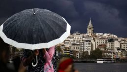 SON DAKİKA! Pazar g&uuml;n&uuml; plan yapanlar dikkat! İstanbul i&ccedil;in hava durumu uyarısı: Sarı kod verildi