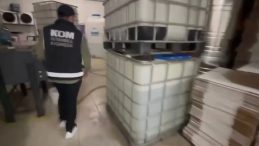 SON DAKİKA | Yılbaşı &Ouml;ncesi Sahte İ&ccedil;ki Operasyonu: Şok Edici Y&uuml;zey Temizleyici Kamuflajı!