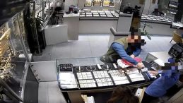 SON DAKİKA… Böyle komşu olmaz olsun! 4 milyon liralık ziynet eşyası çalan şüpheli bakan nasıl yakalandı!