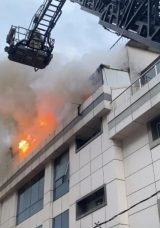 SON DAKİKA… İstanbul Ataşehir&apos;deki otelde yangın: Alevler tüm çatı katını sardı