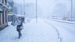 SON DAKİKA&hellip; İzlanda Soğukları İstanbul&rsquo;u Vurdu! Meteoroloji ve Valilikten Kritik Uyarılar: İşte Kar Yağışının Etkili Olacağı İl&ccedil;eler