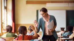 SON DAKİKA&hellip; Milli Eğitim Bakanlığı fenomen &ouml;ğretmenleri takibe aldı: Hesapları tek tek kontrol edilecek!