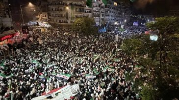 Suriye'de Milyonlarca Kişi H&uuml;rriyet G&uuml;n&uuml;'n&uuml; Coşkuyla Kutladı