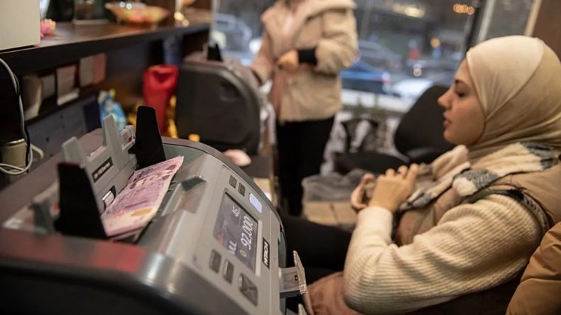 Suriye'de Yeni Para Birimlerinin Tanıtımı Ger&ccedil;ekleştirildi