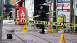 Ş&uuml;pheli &Ccedil;antadan Kişisel Eşyalar Ortaya &Ccedil;ıktı