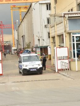 Tersanede İskelenin Çökmesi: 2 İşçi Yaralı