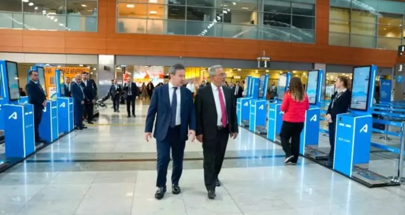 THY ve AJet Yönetim Kurulu Başkanı Bolat'tan AJet'in Saha Ekiplerine Ziyaret