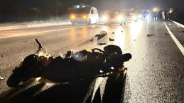 Ticari Ara&ccedil; Elektrikli Bisiklete &Ccedil;arptı: S&uuml;r&uuml;c&uuml; Hayatını Kaybetti