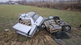 Tokat'ta Korkun&ccedil; Kaza: Ağa&ccedil;la &Ccedil;arpan Ara&ccedil; İkiye Ayrıldı!