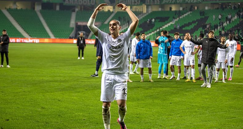 Trabzonspor'dan Sürpriz Hamle! Aynı Takımdan İki Oyuncu Takip Ediliyor