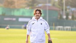 Trabzonspor&rsquo;un Beşiktaş Ma&ccedil;ı Taktikleri Belli Oldu! Fatih Tekke'den İlk 11'de Değişiklik Kararı