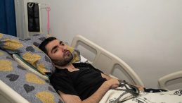 Trafik kazasında yatağa bağımlı hale gelen gen&ccedil; i&ccedil;in tedavi umudu s&uuml;r&uuml;yor