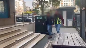 Trafikte Kadın S&uuml;r&uuml;c&uuml;n&uuml;n Aracına Saldıran Ş&uuml;pheli Yakalandı