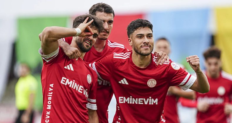 Trendyol 1. Lig: &Uuml;mraniyespor, Adana Demirspor'u 5-0 ile Ge&ccedil;ti!