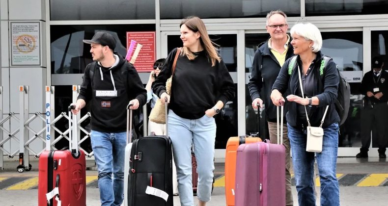 Turist Sayısı 50 Milyon 57 Bin Oldu