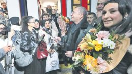 Turistik Doğu Ekspresi Kars&rsquo;ta karşılandı