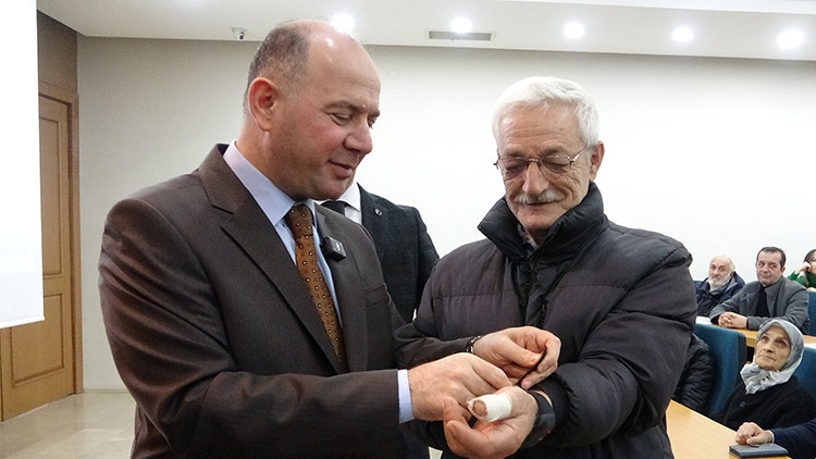 T&uuml;rkiye'de Bir İlk: Yaşlı N&uuml;fus i&ccedil;in Akıllı Bileklik Uygulaması