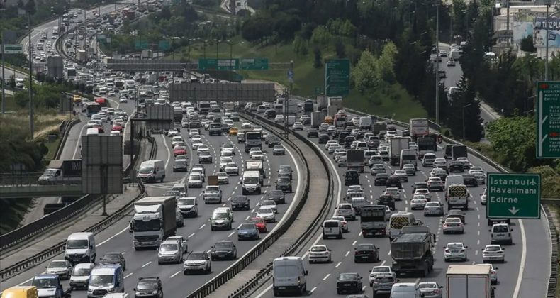 T&uuml;rkiye'de Taşıtlar Son 5 Yılda 1,7 Trilyon Kilometre Yol Katetti