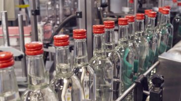 &Uuml;lke Genelinde On Binlerce Litre Sahte İ&ccedil;ki Ele Ge&ccedil;irildi! Organlara Zarar Veriyor, &Ouml;l&uuml;m Oranları Y&uuml;kseliyor… Bilmeniz Gerekenler