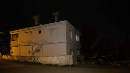 &Uuml;RPERTİCİ OLAY&hellip; Hatay&rsquo;da 77 yaşındaki şahıs, eşini baltayla &ouml;ld&uuml;r&uuml;p banyoya g&ouml;md&uuml;: Dehşet verici cinayet b&ouml;yle aydınlatıldı!