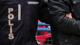 Uyuşturucu Soruşturmasında G&ouml;zaltına Alınan 7 Ş&uuml;pheli Adliyeye Sevk Edildi