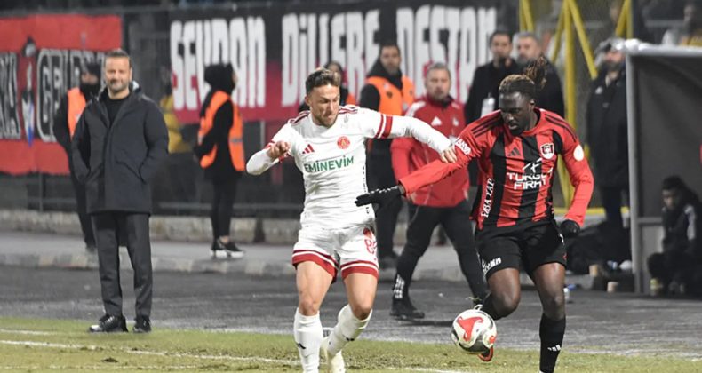 Van Spor FK, Ümraniyespor'a 1-0 Yenildi