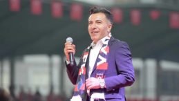 Vanspor Futbol Kul&uuml;b&uuml; Başkanı Erol Temel: Takımımı Kutluyorum