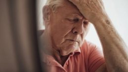Yaşlılık sanıyorsunuz ama değil! Uzmanlardan demans için hayati uyarı