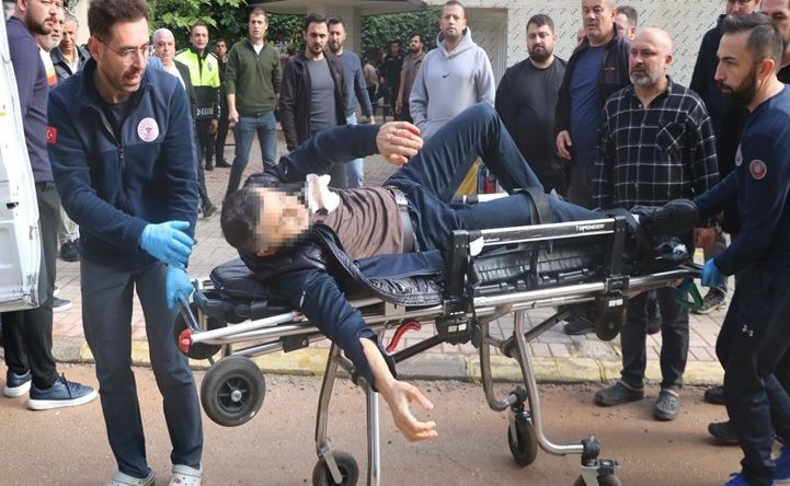 Yeğenini &Ouml;ld&uuml;r&uuml;p, Diğer Yeğeni ve Eniştesini Yaraladıktan Sonra İntihara Kalkıştı