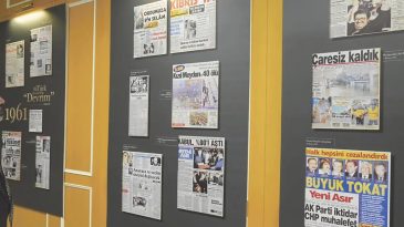 Yeni Asır'ın 130 Yıllık Kent Hikayesi Sergisi'ne İlgi Devam Ediyor