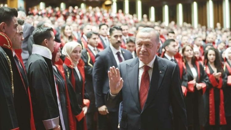 Yeni Türkiye'ye Herkes Uyum Sağlayacak