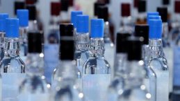 Yılbaşı &Ouml;ncesi 'Sahte Alkol' Uyarısı! 'Belirtiler 12-24 Saat Sonra Ortaya &Ccedil;ıkıyor'