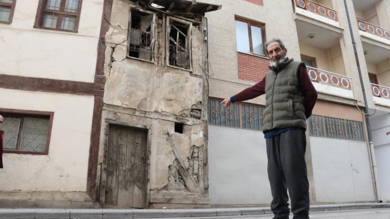 Yılların İzlerini Taşıyor: Boyu 7 Metre Olabilir! '80 Yaşındayım, Aklım Ermiyor'