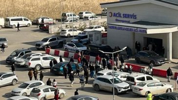 'Canlı bombayım' dedi, ortalık karıştı! Hastanede b&uuml;y&uuml;k panik yaşandı, kırmızı alarm verildi…