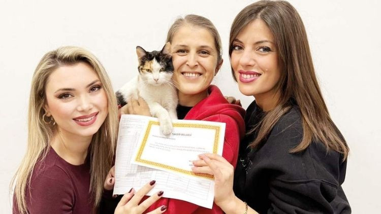 'D&uuml;d&uuml;ksu' &Ouml;ğrenci Karnesi Aldı, Miyavlama Notu Pekiyi